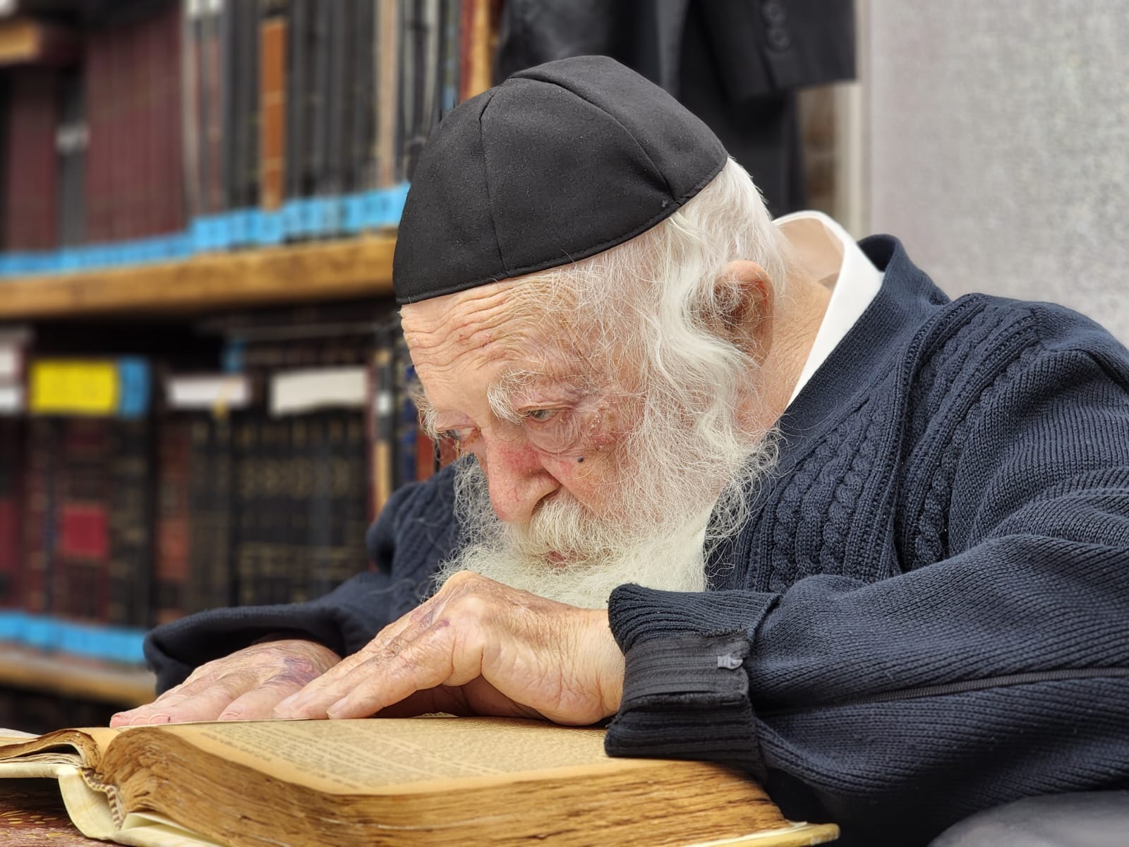 ברוך דיין האמת: מרן רבינו הרב חיים קניבסקי