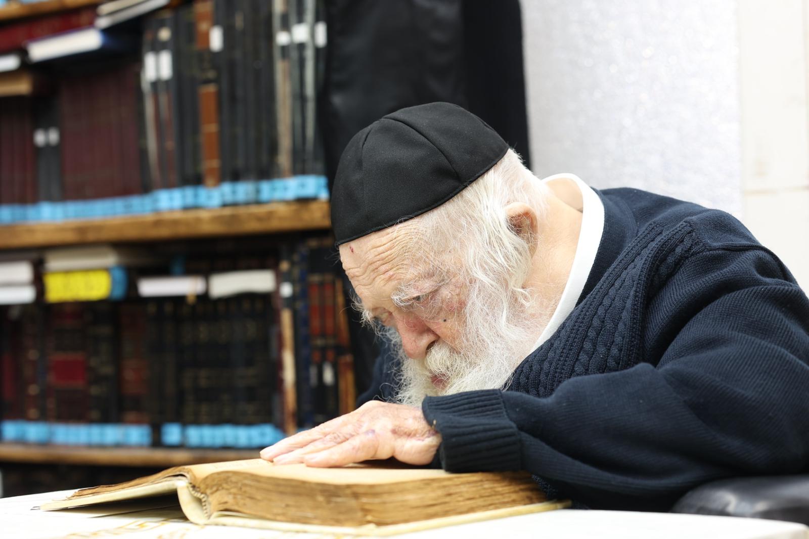 מרן שליט”א בלימוד ראש חודש אדר א תשפ”ב